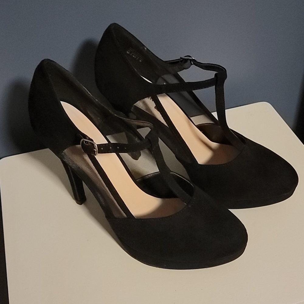 Call it Spring Letigione Pumps